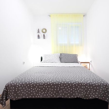 Apartman Don Pag Town Exterior foto